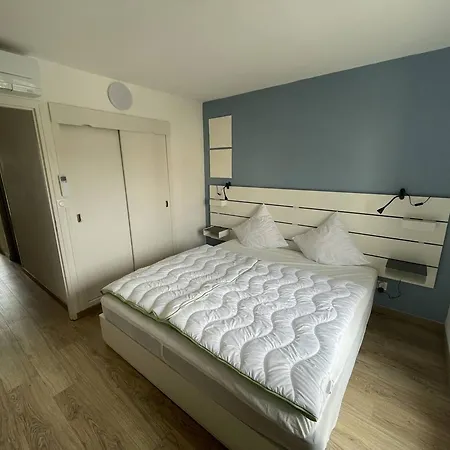 Appartement Renovee A 50 M De La Avec Clim Et Wifi - Fr-1-723-162